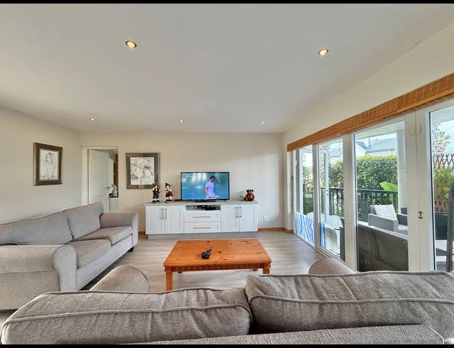 6 BEDROOM HOUSE FOR SALE IN MARINA MARTINIQUE